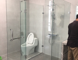 Hướng dẫn cách lắp đặt vách kính cường lực ngăn phòng tắm