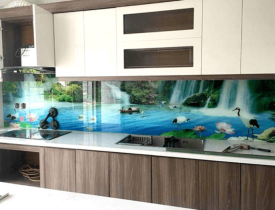 Kính sơn ốp bếp là gì? Kính sơn ốp bếp giá bao nhiêu?