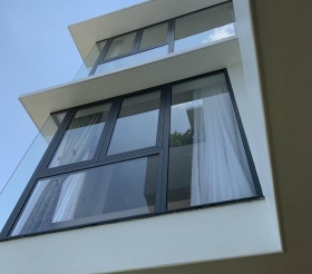 THI CÔNG CỬA NHÔM XINFA