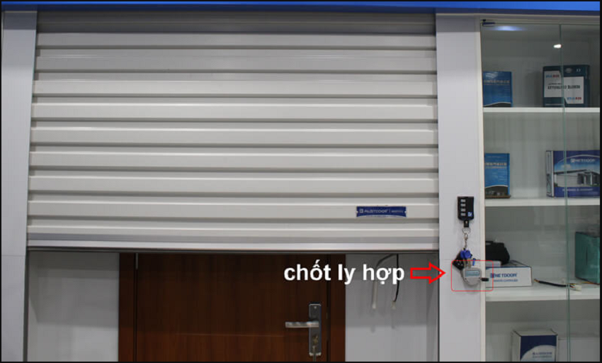 cách mở cửa cuốn khi mất điện