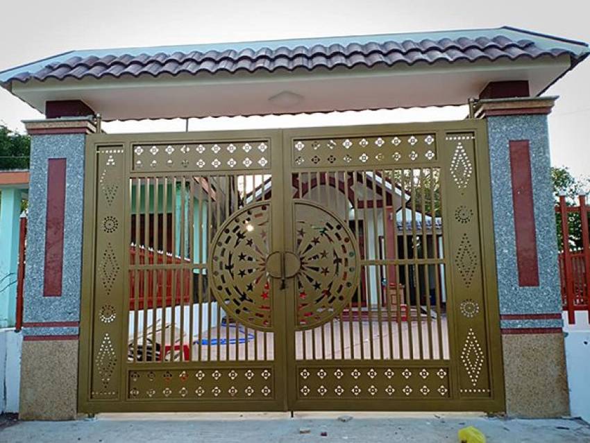 Cửa sắt đơn giản