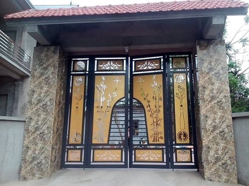 Cửa sắt đơn giản
