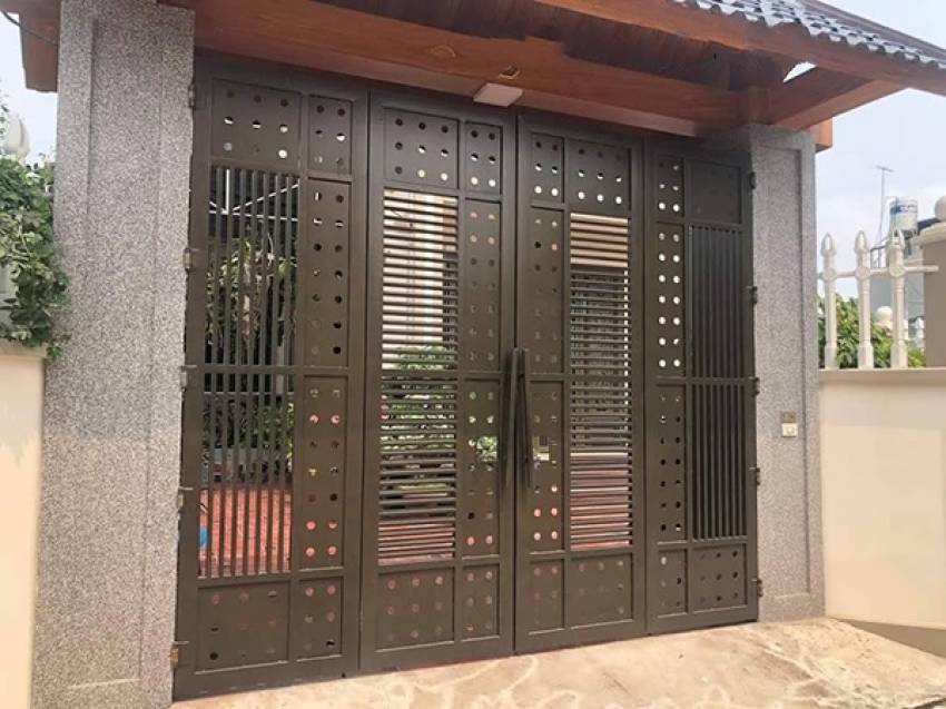 Cửa sắt đơn giản
