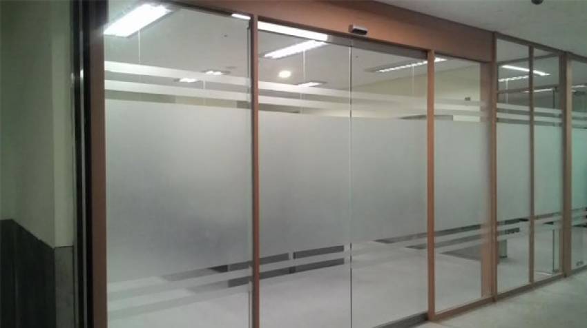 giá cửa kính cường lực