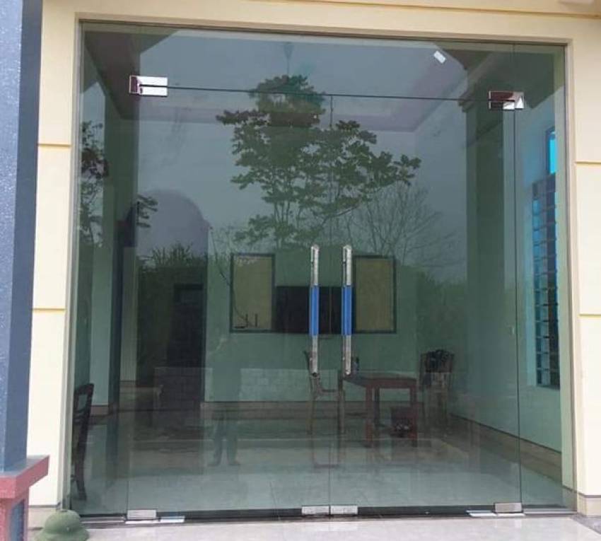 giá cửa kính cường lực
