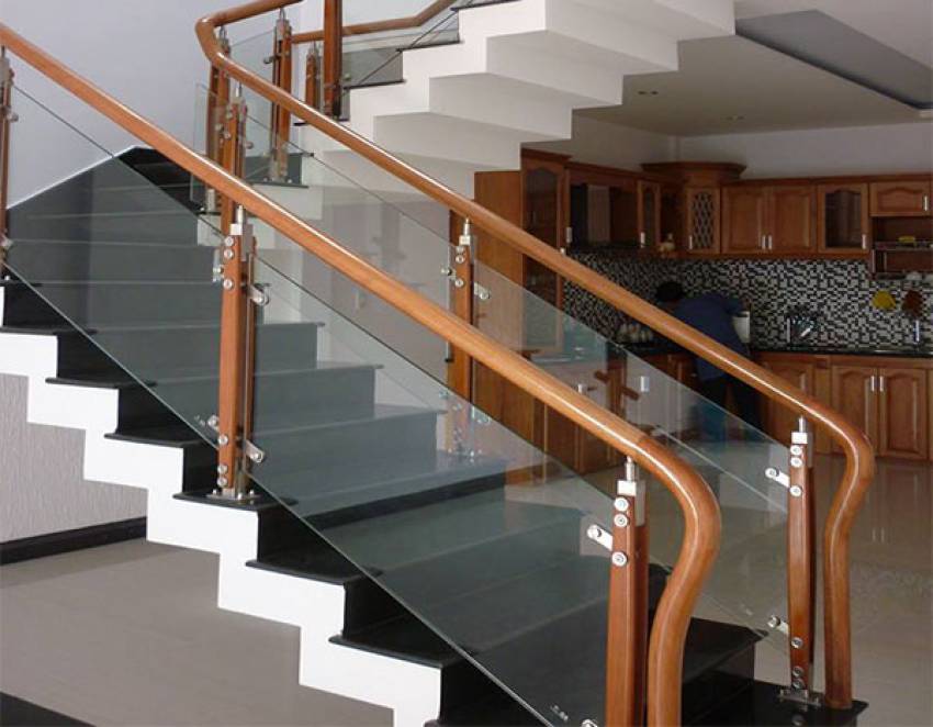 mẫu cầu thang kính cường lực đẹp