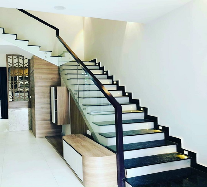 mẫu cầu thang kính cường lực đẹp
