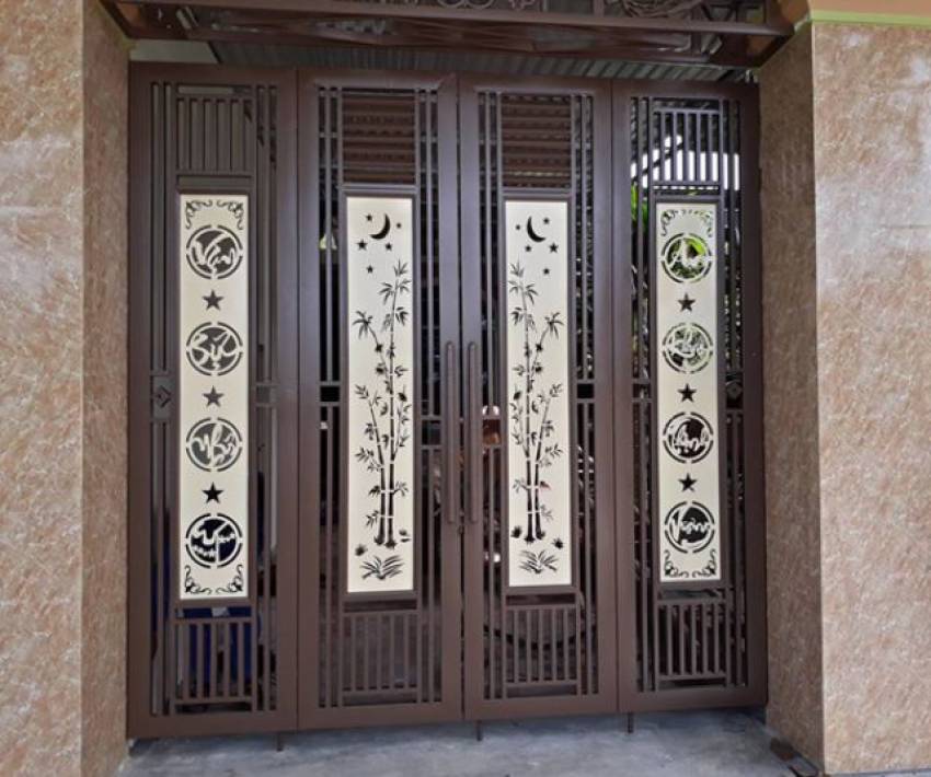 mẫu cửa cổng sắt 4 cánh đẹp đơn giản 