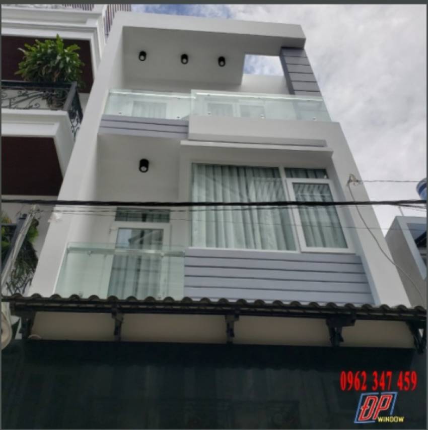 Thi công Lan can Kính Cường lực