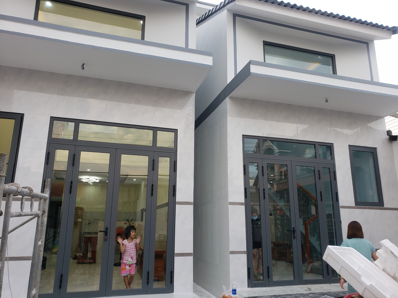 mẫu cửa nhôm Xingfa 4 cánh chia ô