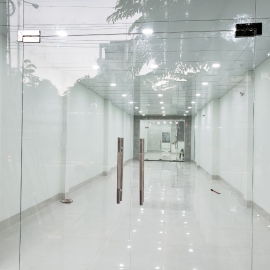 Thi công cửa kính cường lực