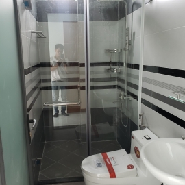 Vách ngăn nhà tắm kính