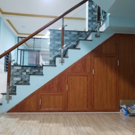 Cầu thang kính cường lực 03