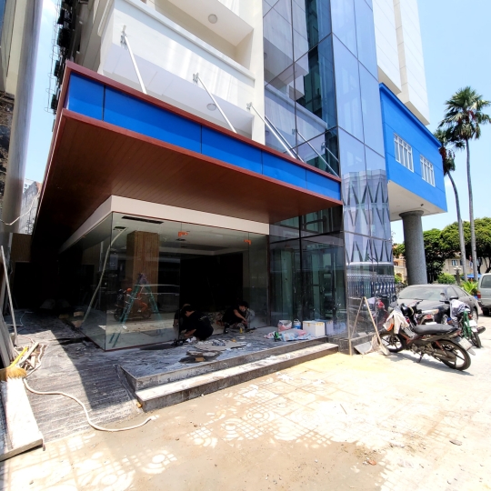 Cửa kính Cường lực văn phòng tại Bình Dương