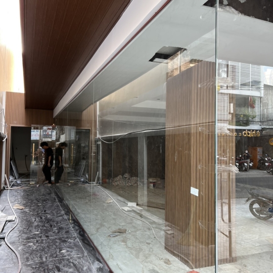 Cửa kính Cường lực văn phòng tại Bình Dương