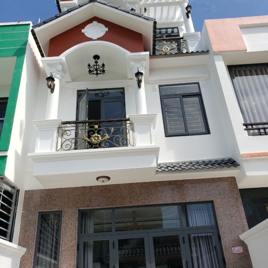 Thi công cửa sổ nhôm Xinfa