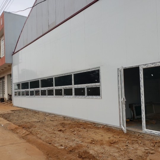 Cửa sổ Nhà Xưởng Nhôm XinFa