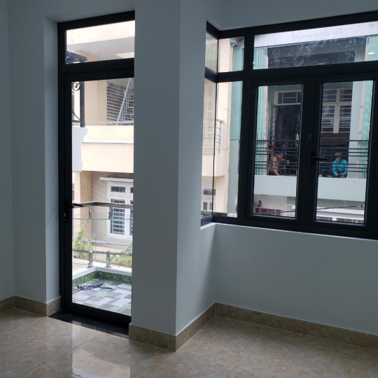 Làm cửa nhôm kính Bình Dương