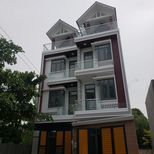 Thi Công Cửa Nhôm Lan Can Nhà Phố 