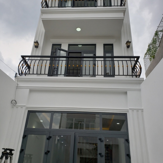 Thi Công Cửa Nhôm Lan Can Nhà Phố 