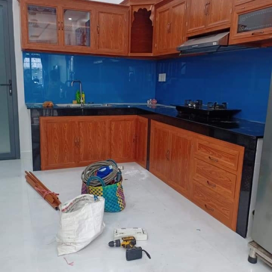 Tủ Bếp nhôm - Kính Bếp màu