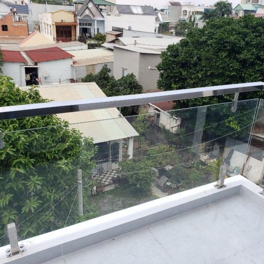 7 mẫu lan can can Kính cường lực hot nhất 2023