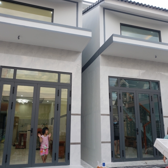 Cửa 4 cánh nhôm xinfa Chia ô 