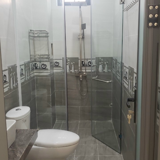 Nhà tắm kính cường lực