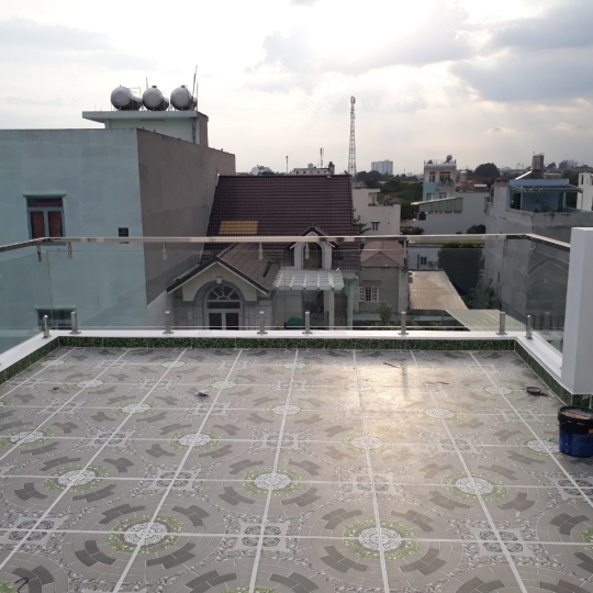 Lan can Kính Cường lực Tại quân 9 
