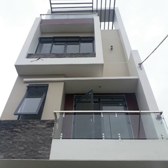 Lan can Kính Cường lực Tại quân 9 